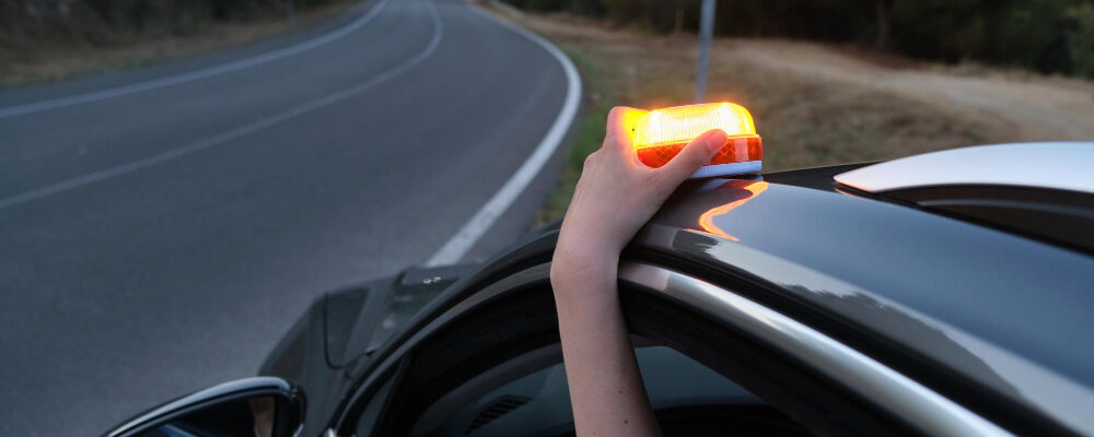 luz emergencia vehiculos siniestrados baliza luminosa v16 flash ayuda dgt obligatorio sustituir triangulos